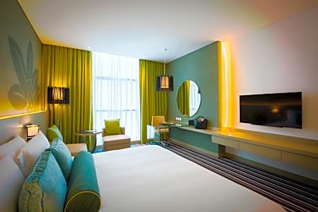 Guest Room - King Bed