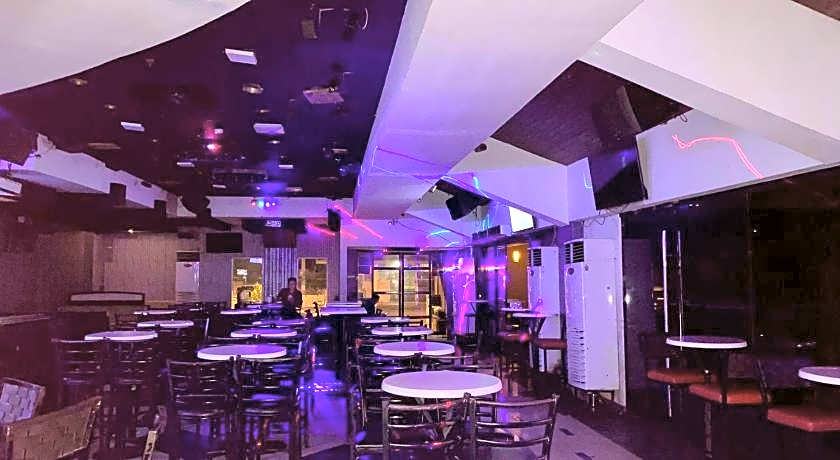 Mo2 Westown Hotel Mandalagan