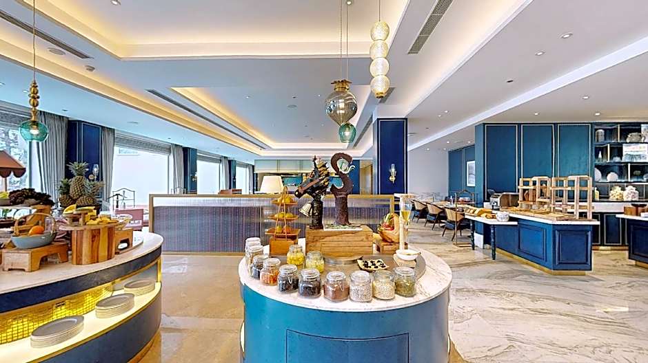 Radisson Collection Hotel & Spa, Riverfront Srinagar