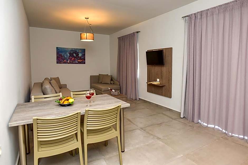 Blue Horizon Apartments