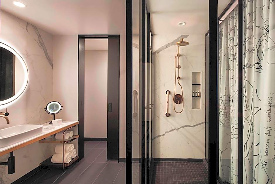 HOTEL EMC2, Autograph Collection by Marriott