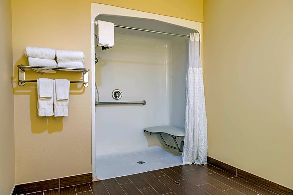 Comfort Suites Savannah Gateway I-95