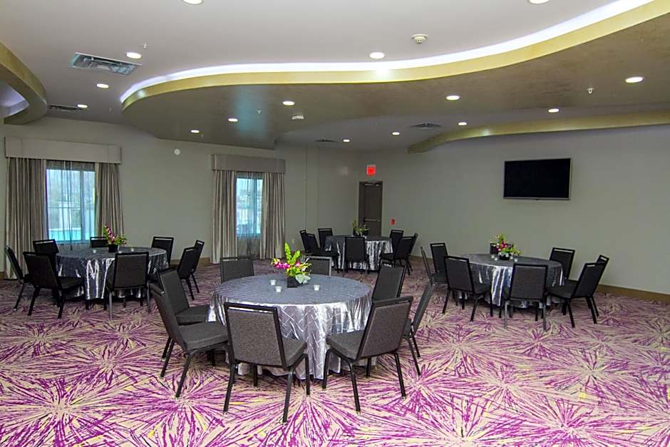 Holiday Inn Express & Suites Garland E - Lake Hubbard I30 By IHG