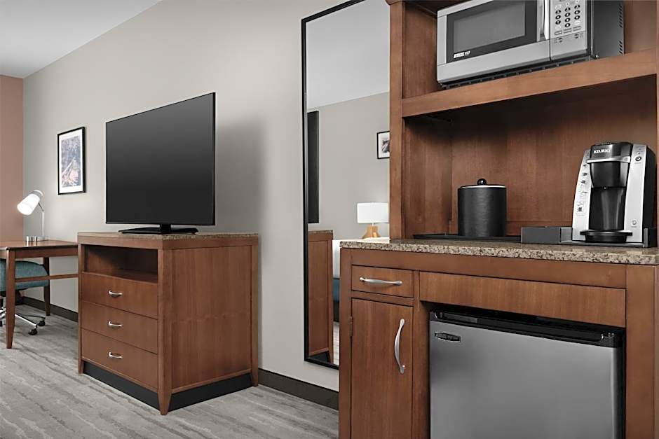 Photo 1 of 4 of 2 Queen Beds, Hearing Accessible