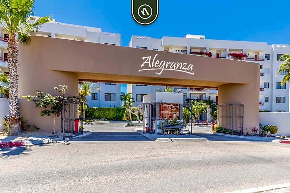 2BR Condo - Private Patio - Ocean View