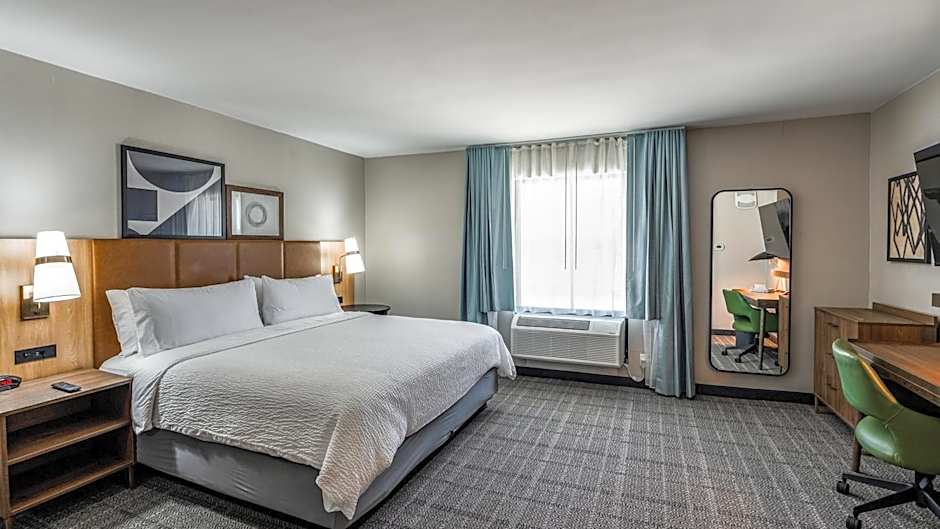 Staybridge Suites Dallas Market Ctr Love Field by IHG