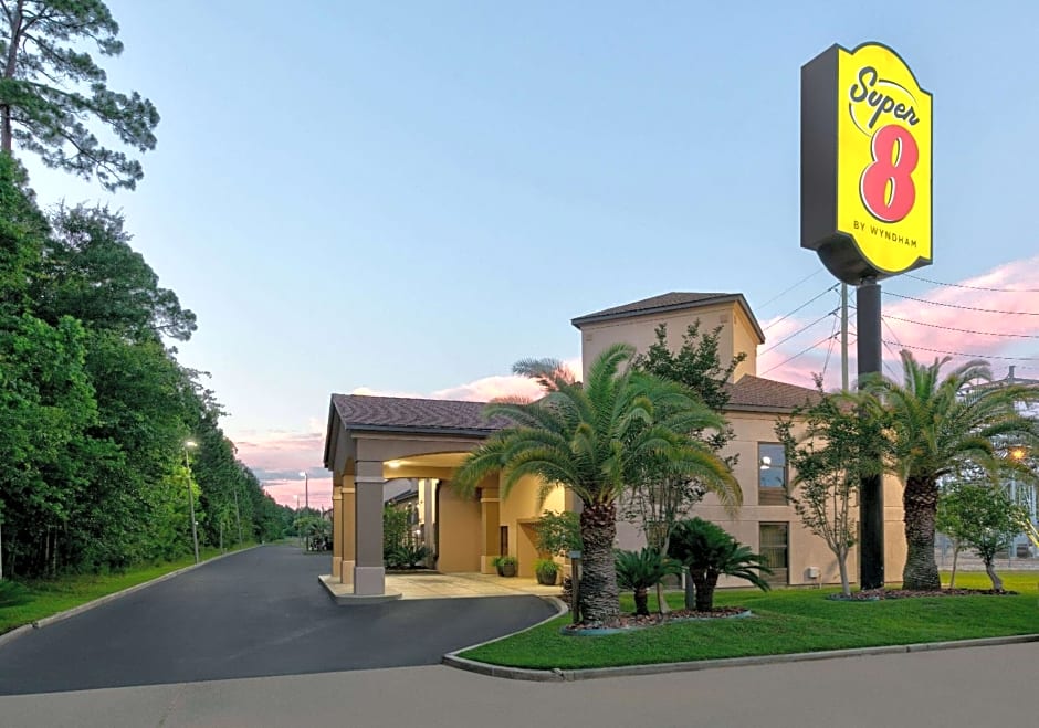 Super 8 by Wyndham Diberville Biloxi Area