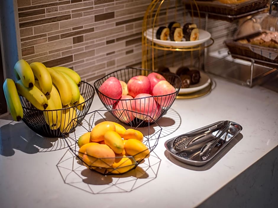 Lavande Hotel Kunming  West Mountain Wanda Plaza