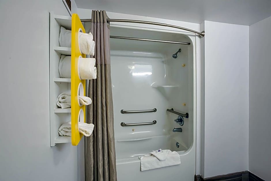 Motel 6-Suwanee, GA - Gwinnett Center