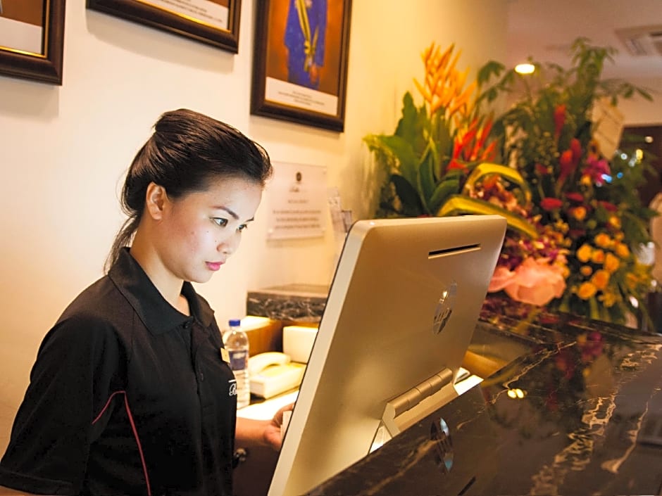 Belllo Hotel Jb Central