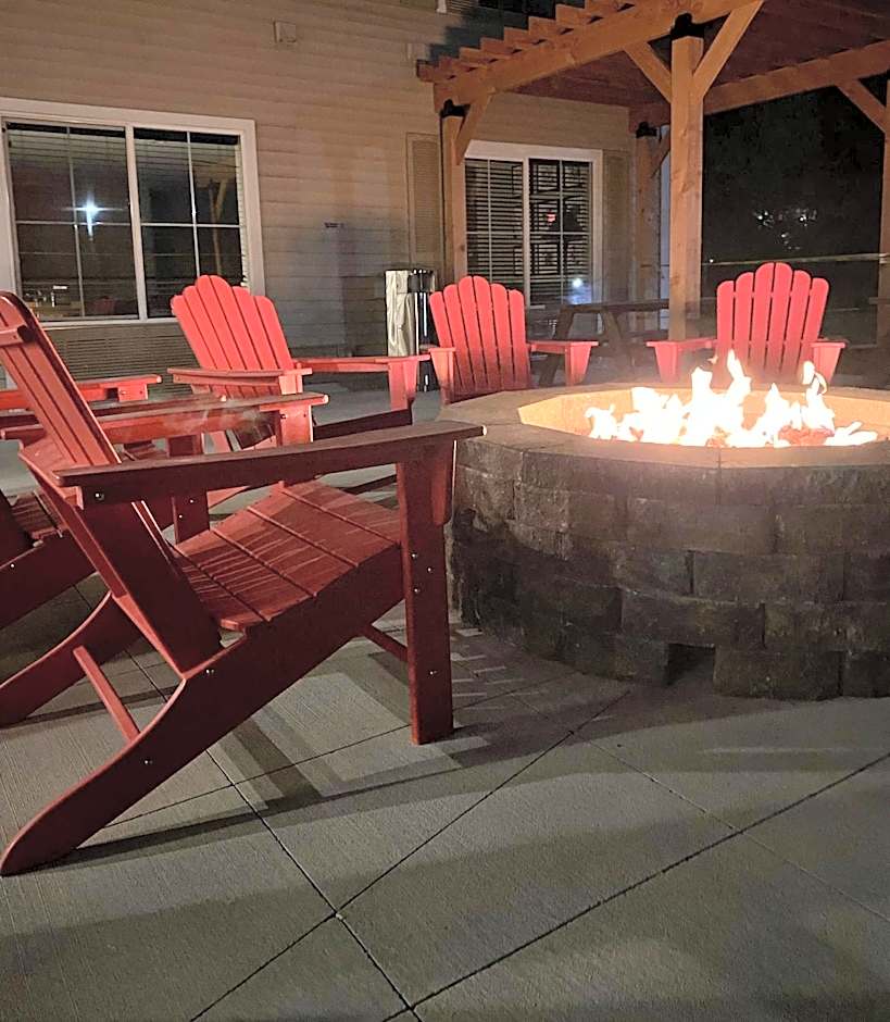 Country Inn & Suites by Radisson, Lake George (Queensbury), NY