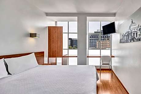 Superior Queen Room