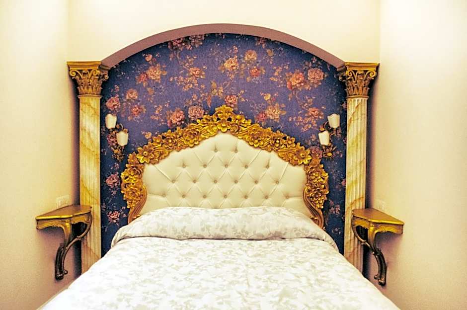 Impero Vaticano Suites Guest House