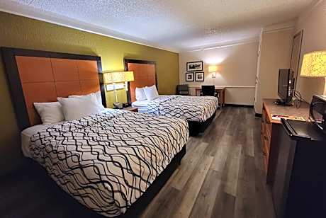 Queen Room with Two Queen Beds - Non-Smoking