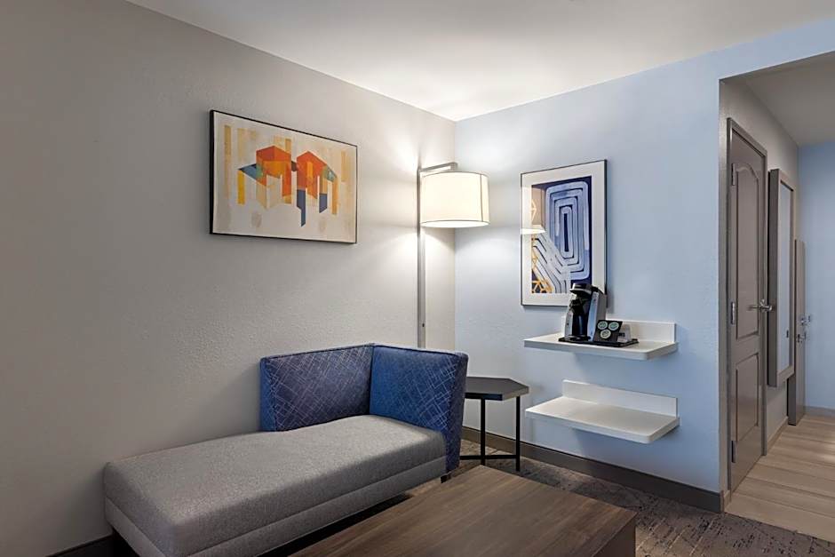 HOLIDAY INN EXPRESS SAVANNAH AIRPORT By IHG