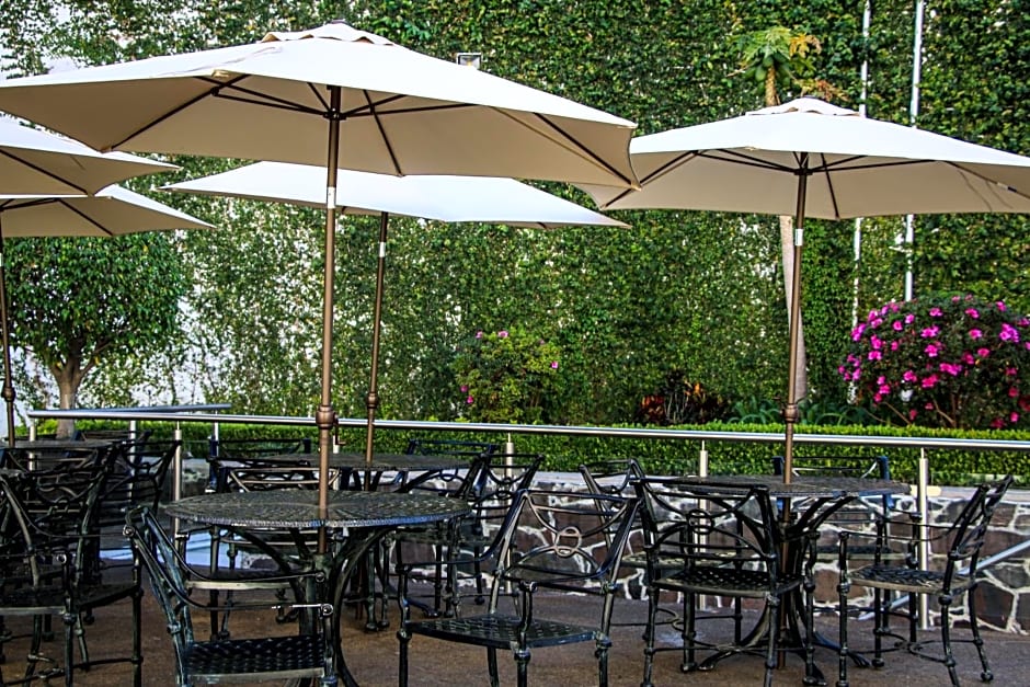 Country Hotel & Suites