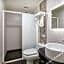 Zhiying Star Travel Collection Hotel (Zhujiang New Town Wuyangyu Subway Station)