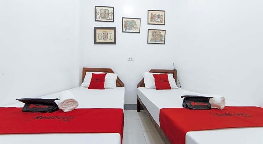 RedDoorz @ Plaza Jaro Iloilo