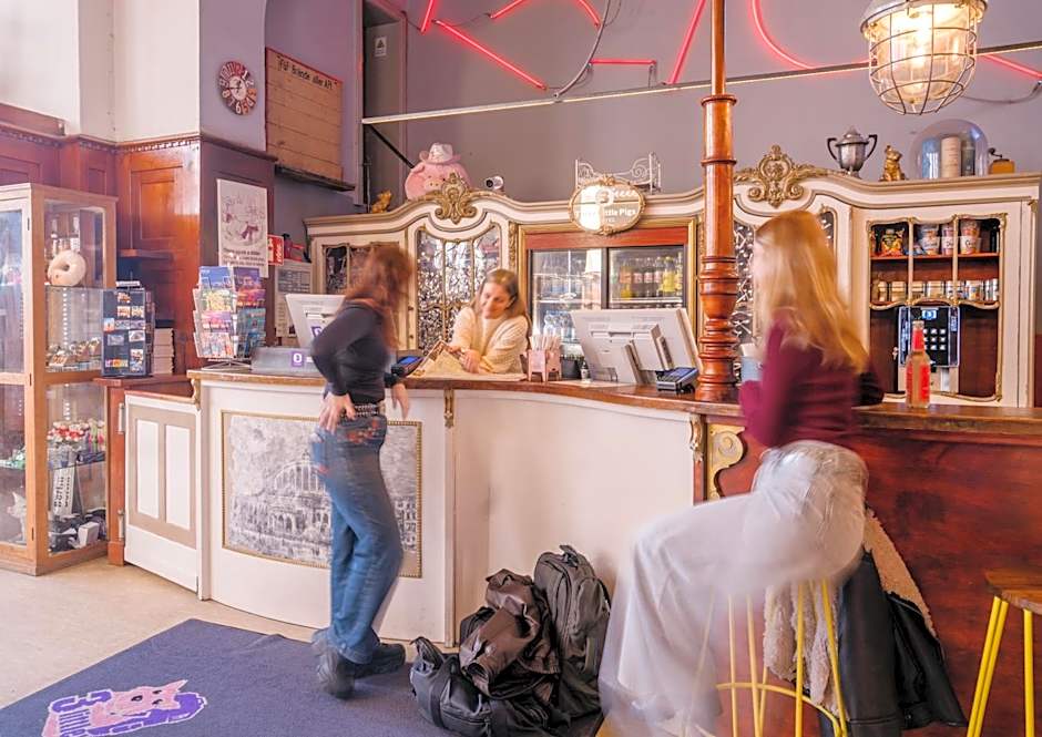 Three Little Pigs Hostel Berlin