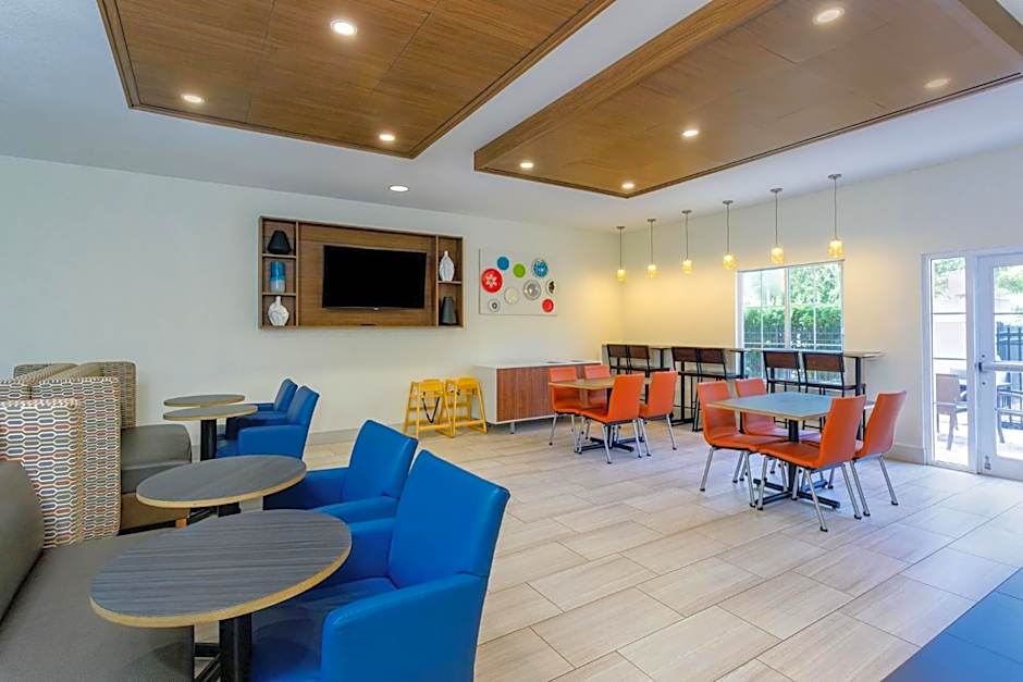 Holiday Inn Express Tampa N I-75 - University Area, an IHG Hotel By IHG