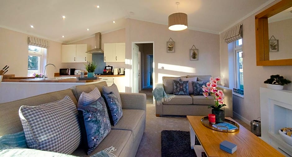 Hollicarrs - Bluebell Lodge