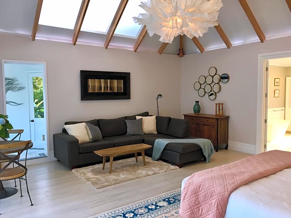 Columbus Suite at 144 on Jones