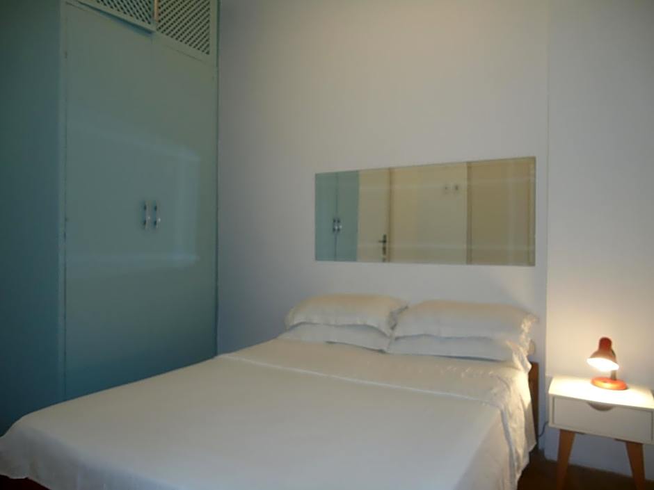 Copacabana 3 quartos ar cond a 2 qds da praia
