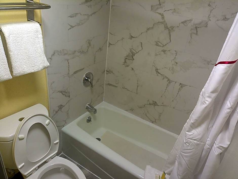 Red Roof Inn Hampton Coliseum