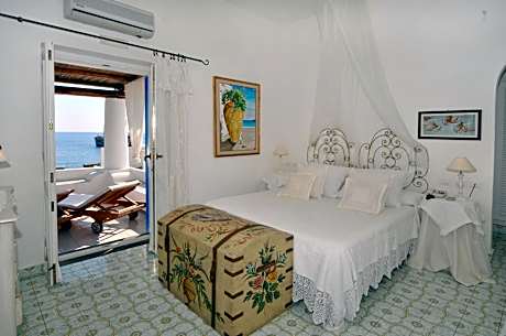 Junior Suite (2 Adults) with Terrace and Sea View