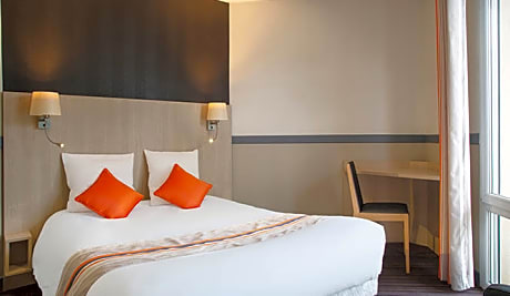 Superior Double Room with Shower - Breakfast Included