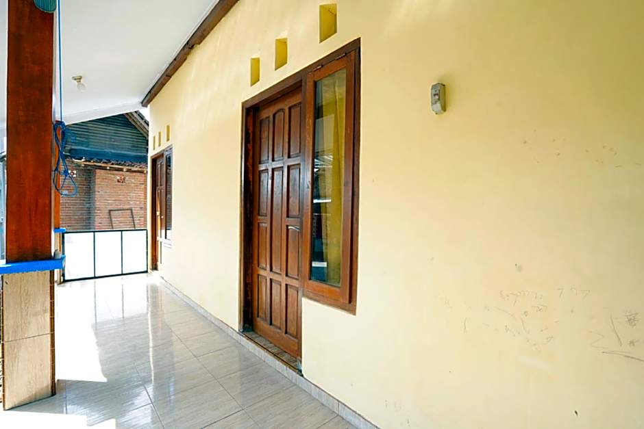 Hotel O Sobat Ijen Traveller Homestay