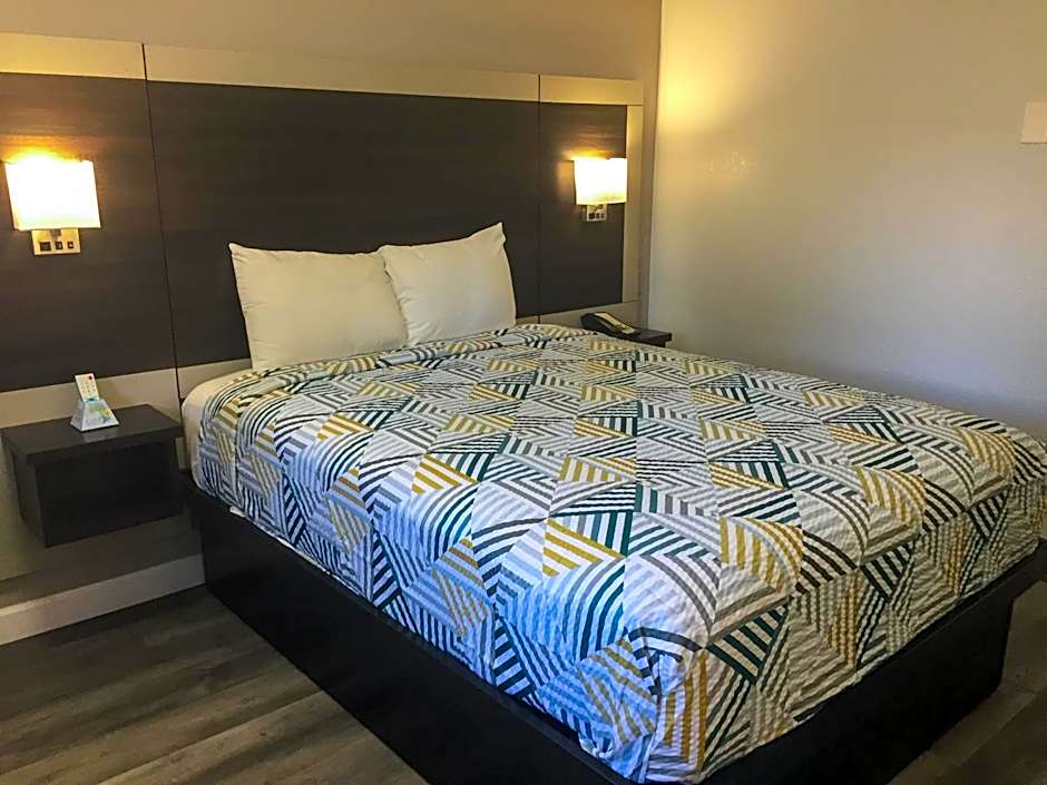 Motel 6-Burnsville, MN