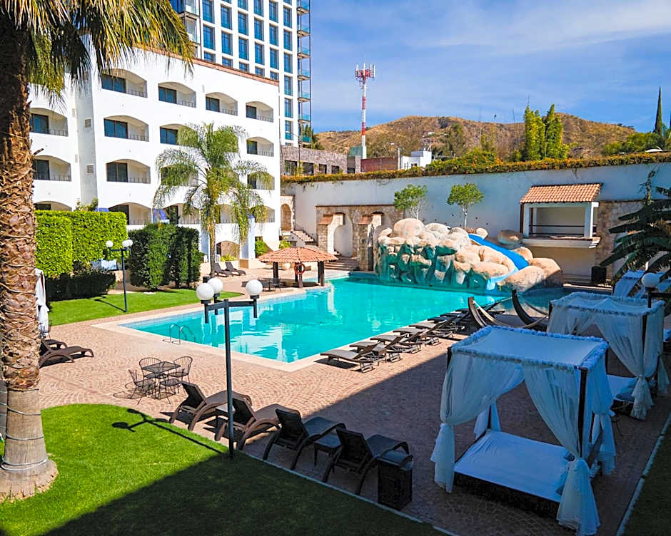 Hotel Gran Plaza & Convention Center