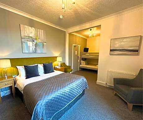 Family Room with Sea View