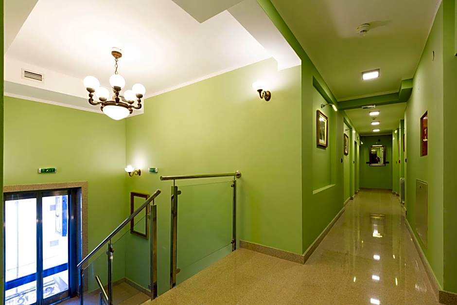 Hotel Sterling Garni