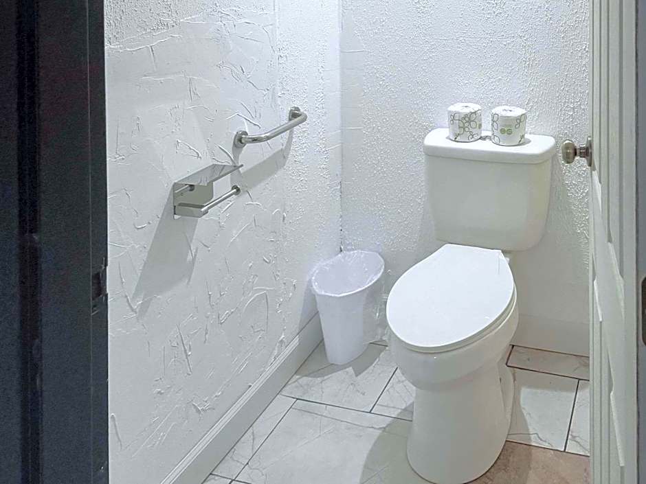 Rodeway Inn Enid South