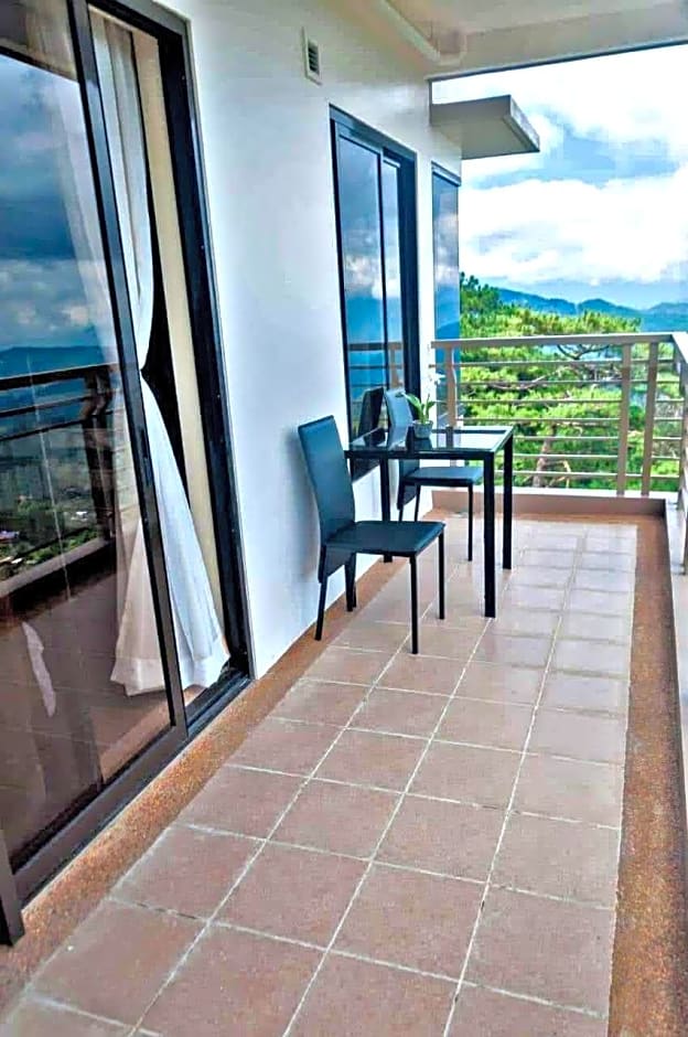 Outlook Ridge Residences