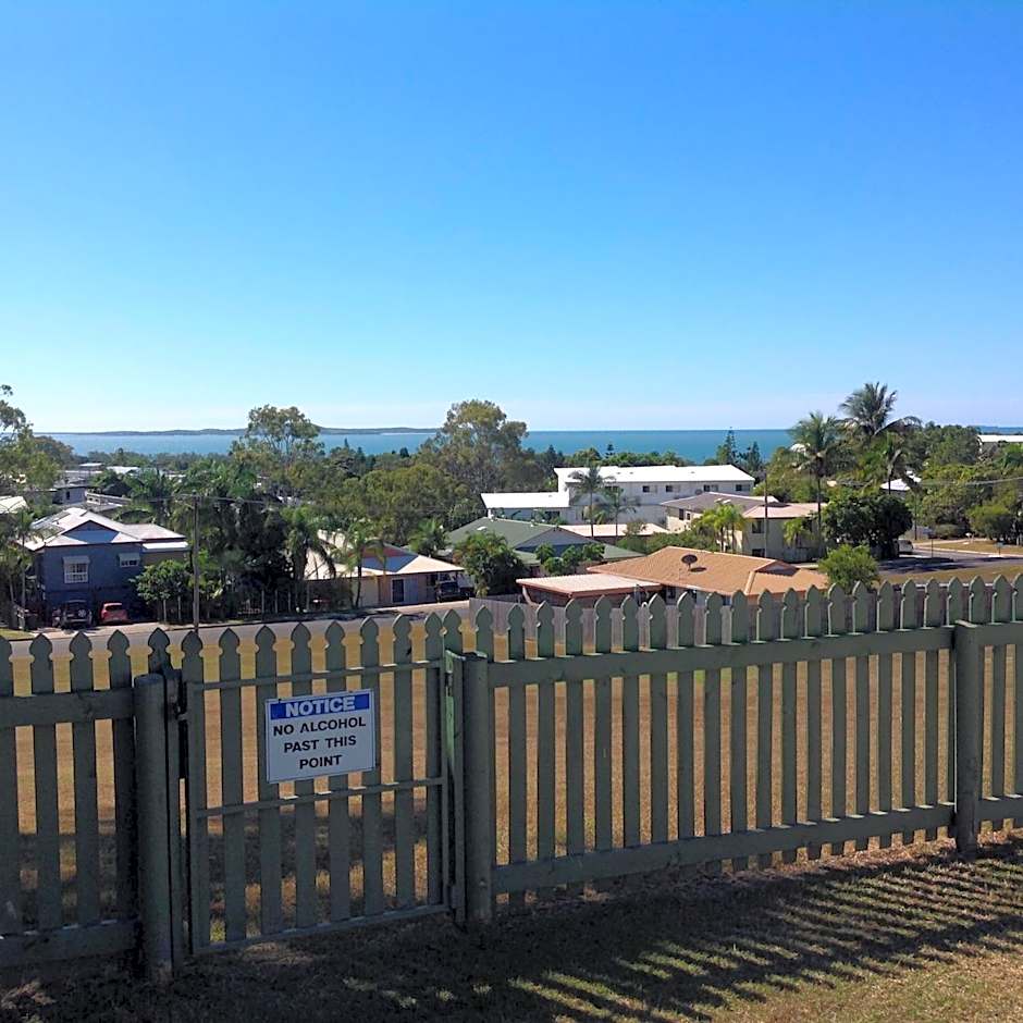 Tannum Sands Hotel / Motel