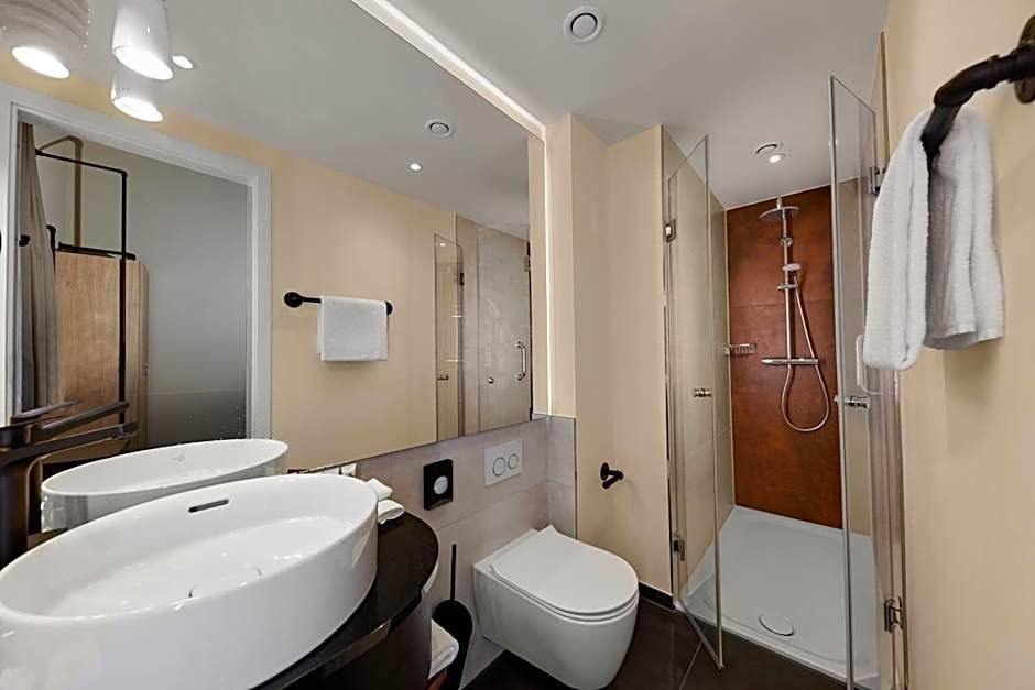 Wasserturm Hotel Cologne, Curio Collection by Hilton