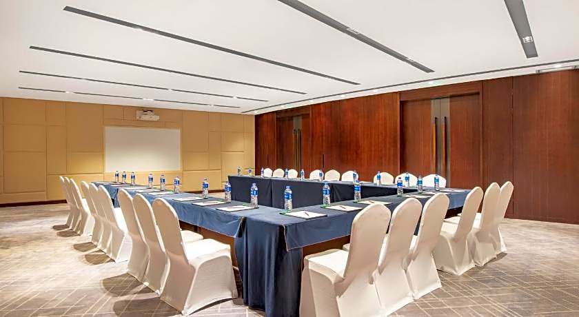 Crowne Plaza Zhuhai City Center By IHG