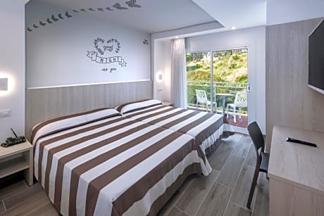 Triple Room with Pool View