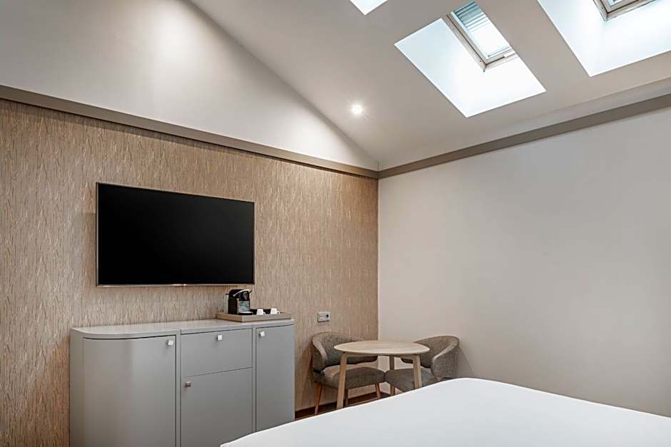 AC Hotel by Marriott Recoletos