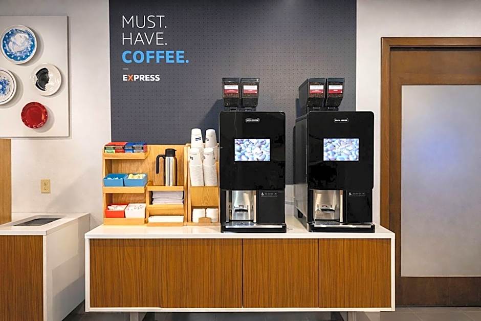 Holiday Inn Express & Suites Douglas By IHG