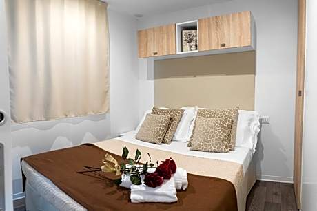 Three-Bedroom Mobile Home with 2 Bathrooms