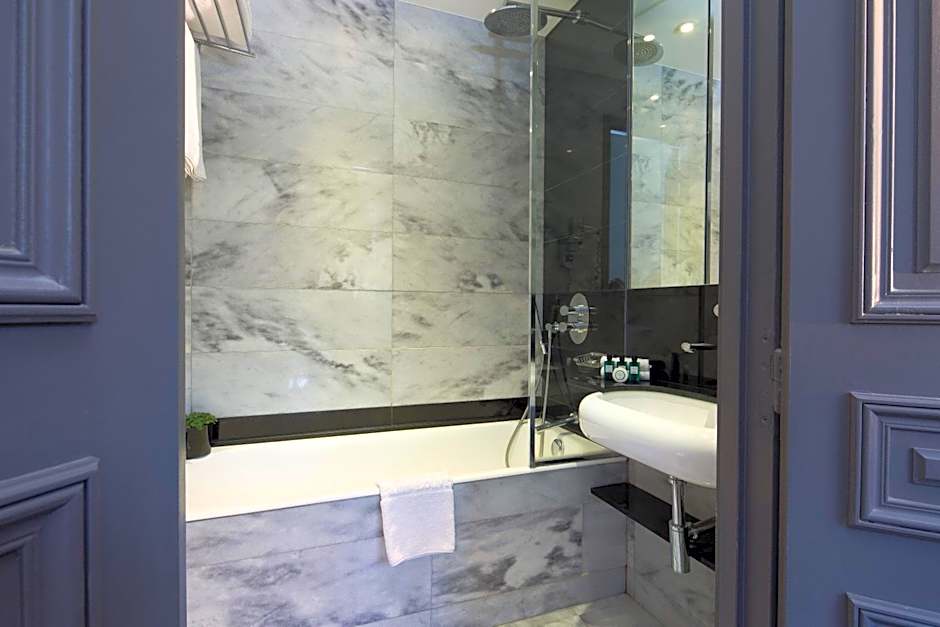 Hotel Lumen Paris Louvre