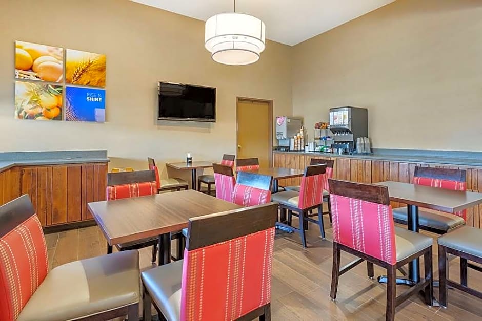 Comfort Inn at Buffalo Bill Village Resort