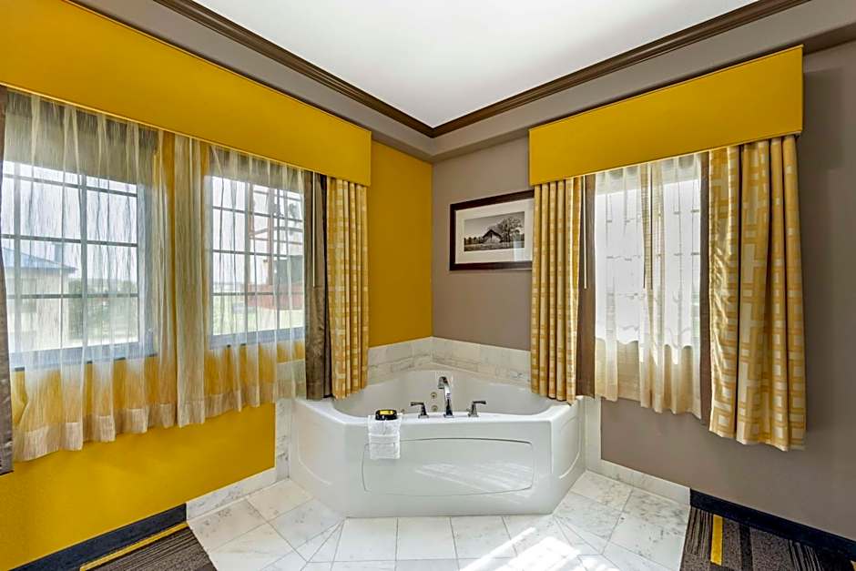 Best Western Plus Emerald Inn & Suites