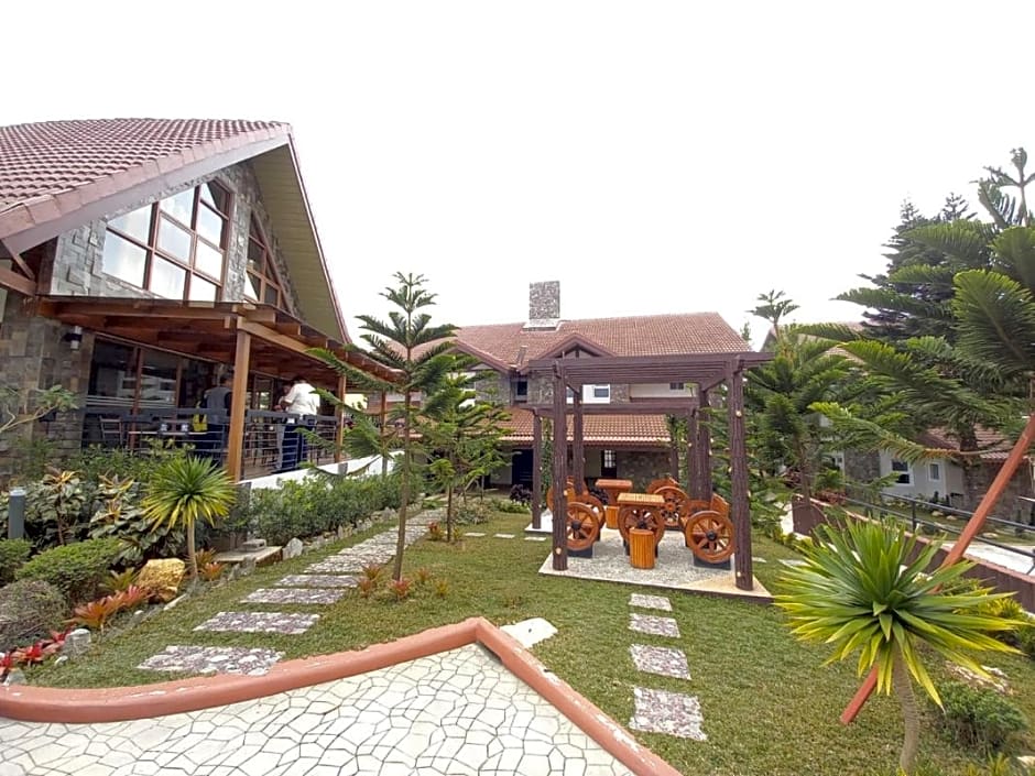 Elliannah Pines Hotel