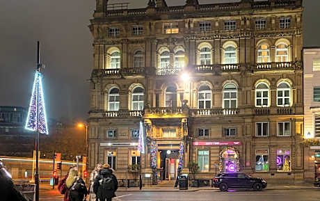62 Castle Street Hotel