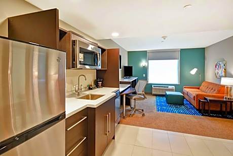 One-Bedroom King Suite - Non-Smoking